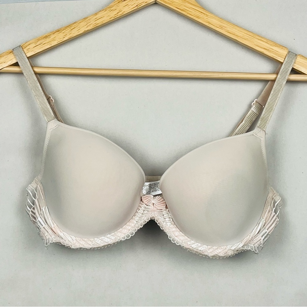 Wacoal 853117 blush La Femme Underwire T-shirt bra, US 34C.